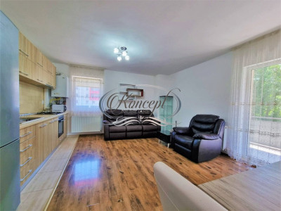 Apartament cu parcare, la etaj intermediar