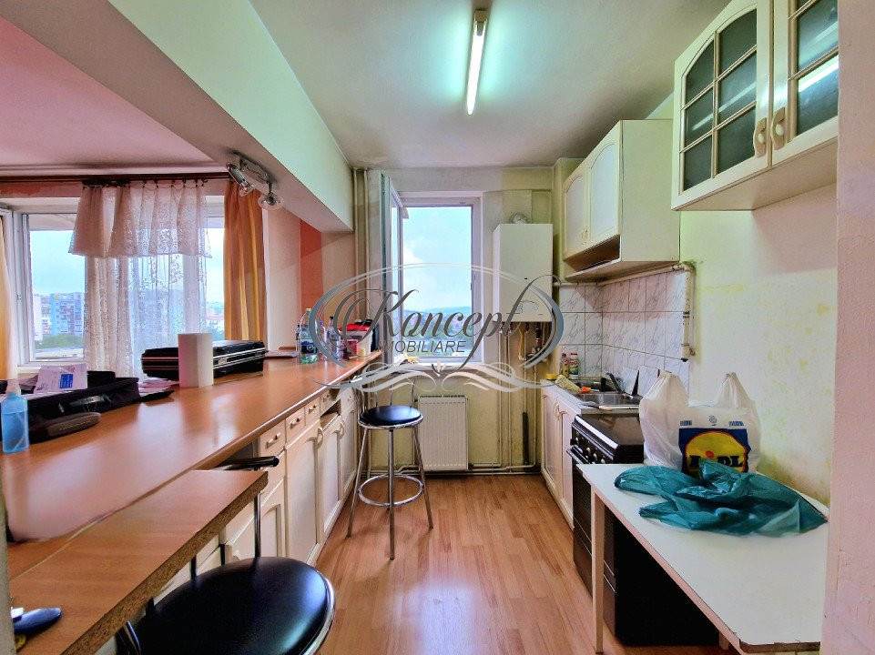 Apartament la etaj intermediar, zona Detunata