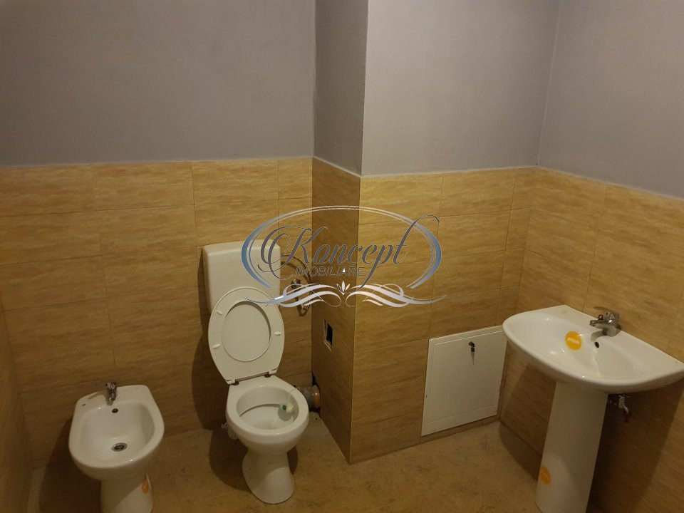 Spatiu comercial la strada principala