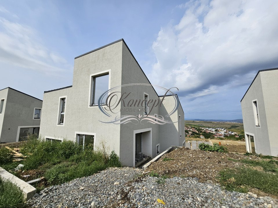 Duplex cu panorama pe strada Toamnei