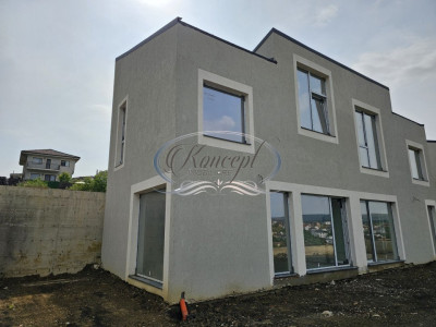 Duplex cu panorama pe strada Toamnei