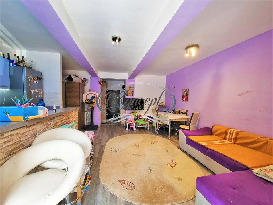 Apartament cu parcare pe strada Valea Garbaului