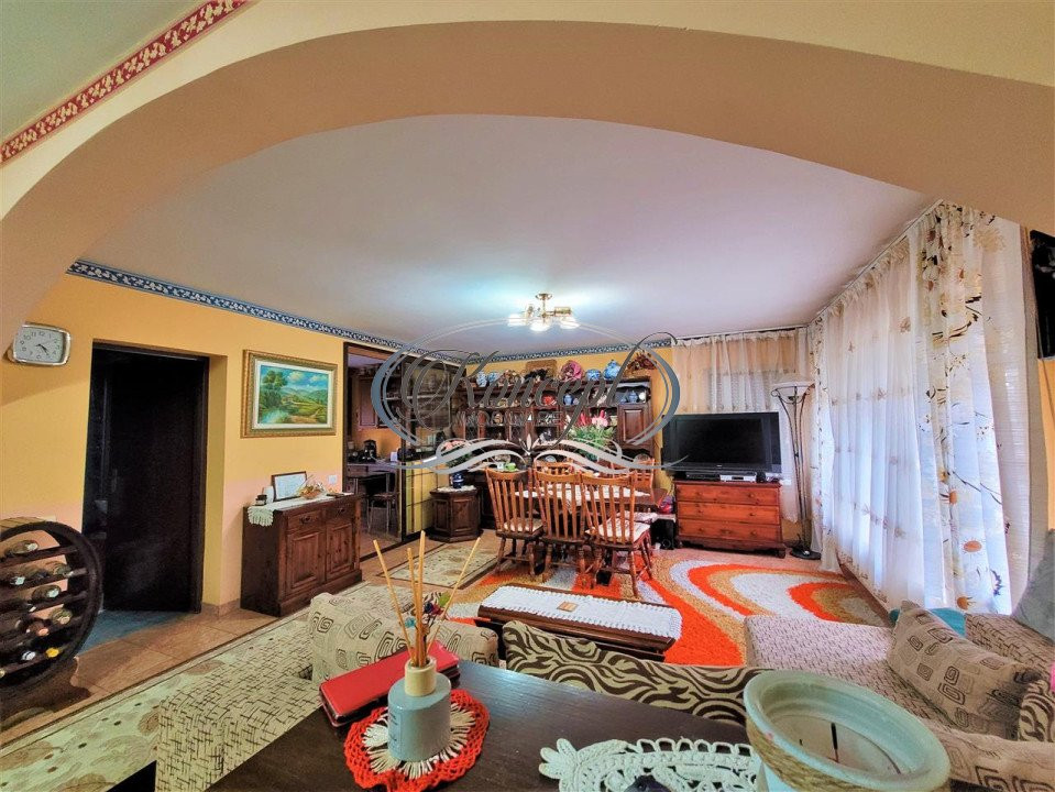 Duplex cu garaj pe strada Sub Cetate
