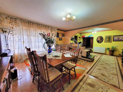 Duplex cu garaj pe strada Sub Cetate
