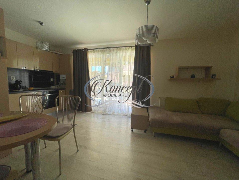 Apartament la etaj intermediar pe strada Porii