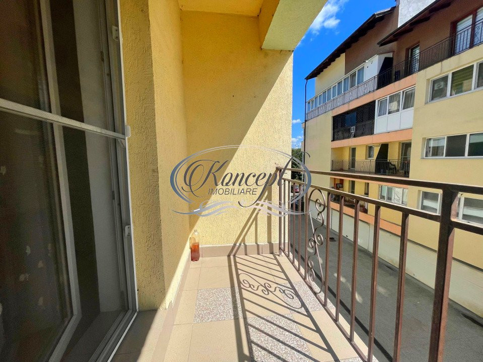 Apartament la etaj intermediar pe strada Porii