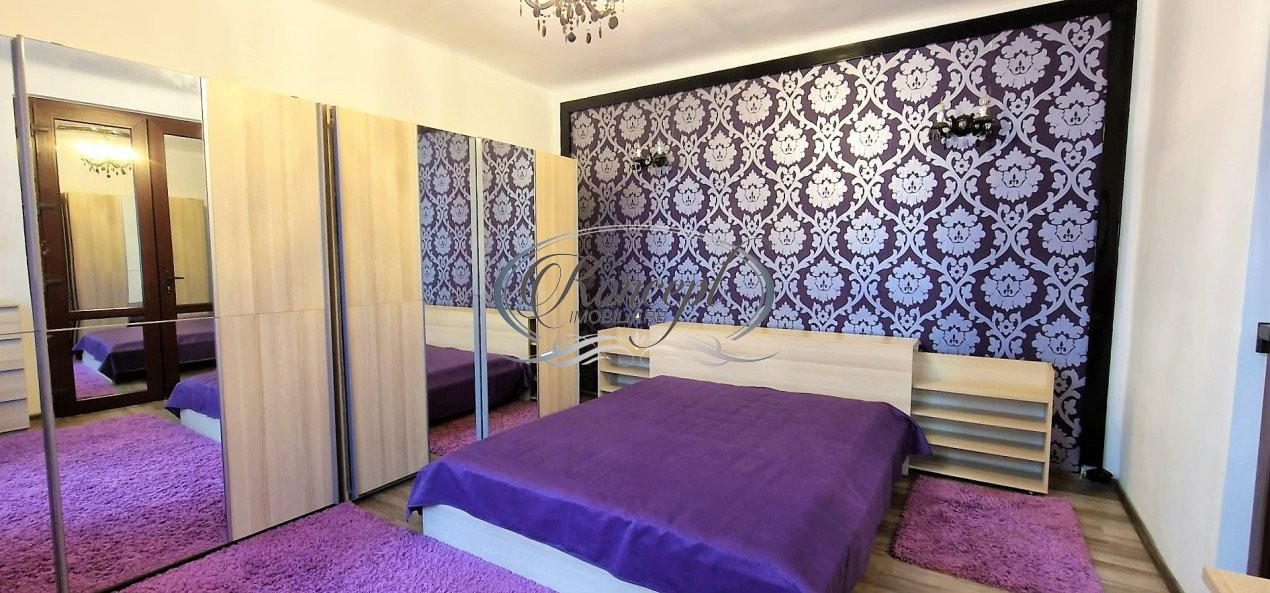 Apartament cu curte pe strada Victor Babes
