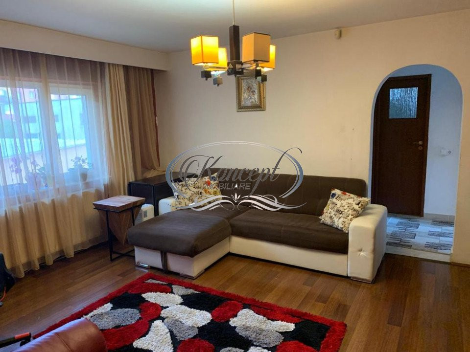 Apartament spatios, zona FSEGA