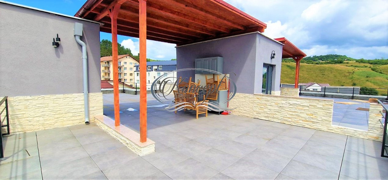 Apartament spatios cu terasa panoramica