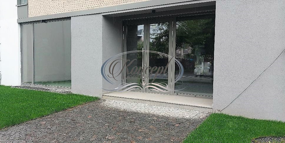 Spatiu comercial semicentral