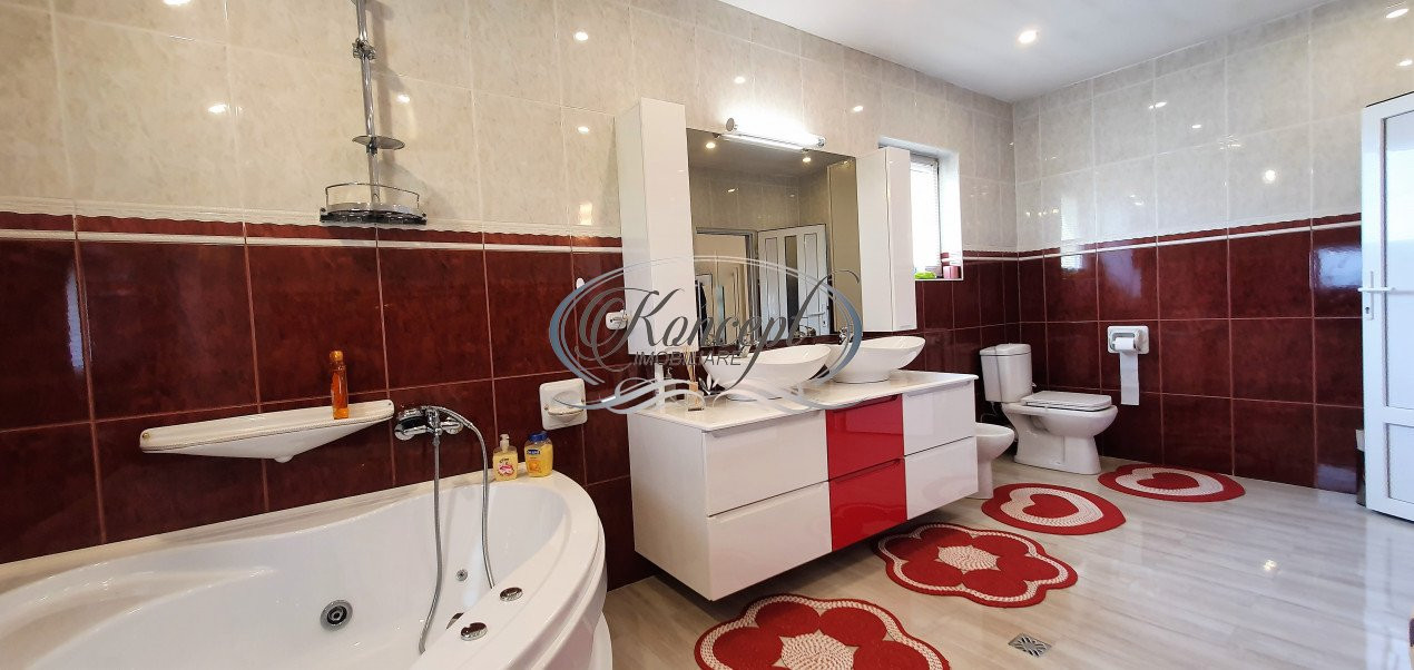 Casa individuala cu piscina, in Zorilor