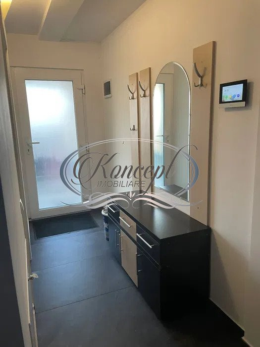 Apartament spatios la casa