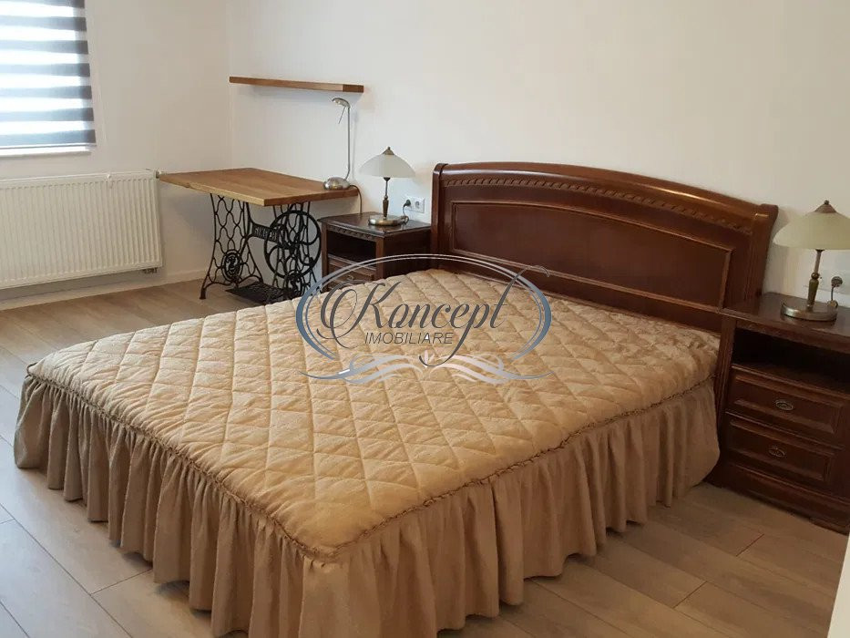 Apartament spatios la casa