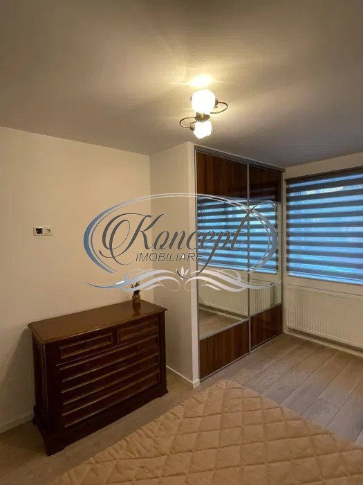 Apartament spatios la casa