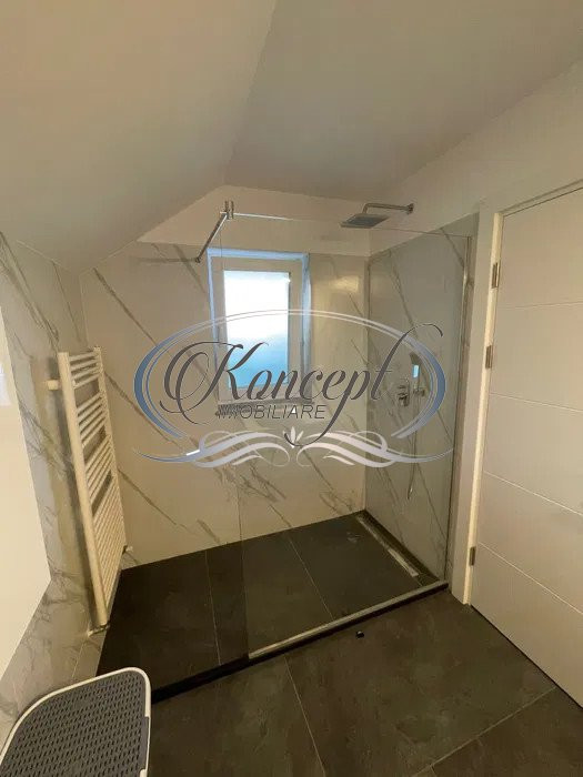 Apartament spatios la casa