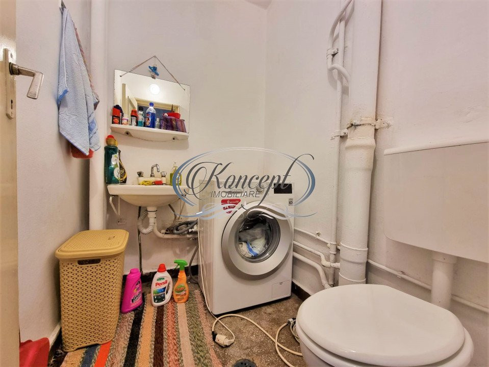 Apartament decomandat, la etaj intermediar