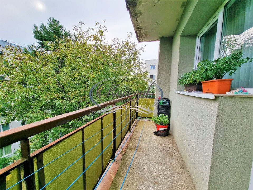 Apartament decomandat, la etaj intermediar