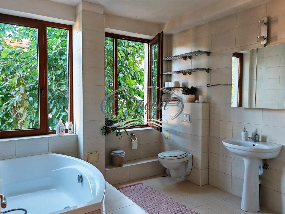 Apartament spatios cu loc de parcare