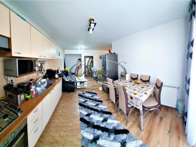 Apartament cu parcare, str Florilor