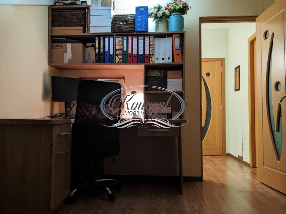 Apartament cu parcare pe strada Edgar Quinet