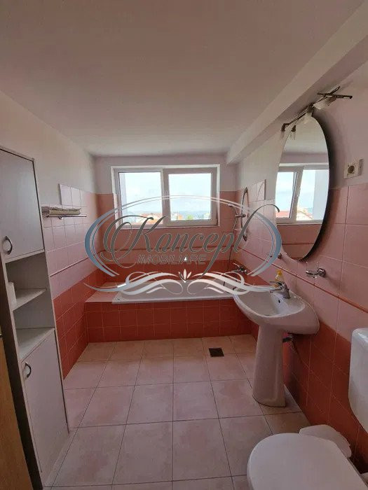 Apartament renovat si cu parcare subterana in zona Spitalului de Recuperare