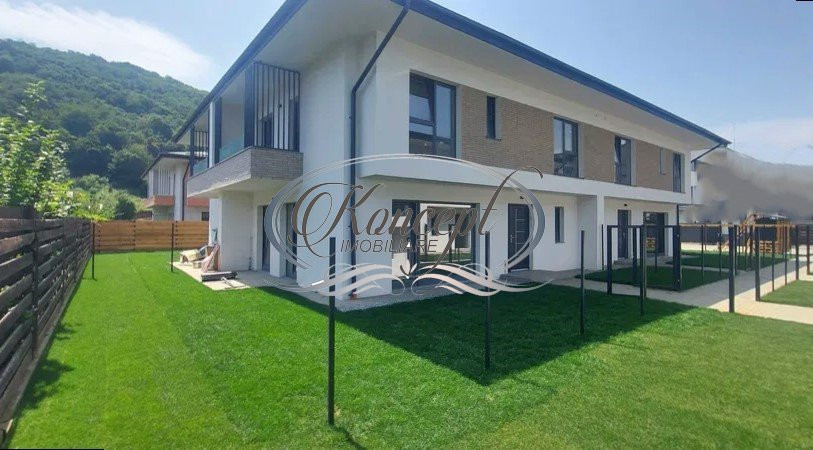 Casa cu CF, zona Sub Cetate