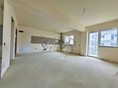 Apartament la etaj intermediar, cu parcare