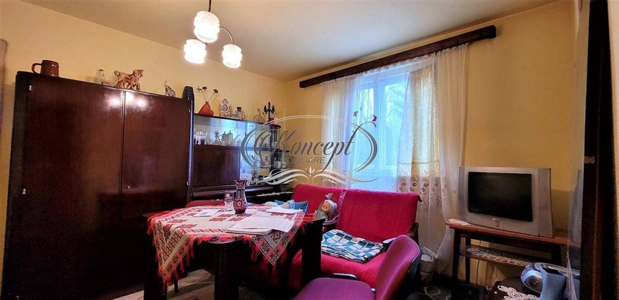 Apartament la etaj intermediar, Str. Alverna