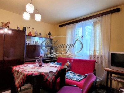 Apartament la etaj intermediar, Str. Alverna