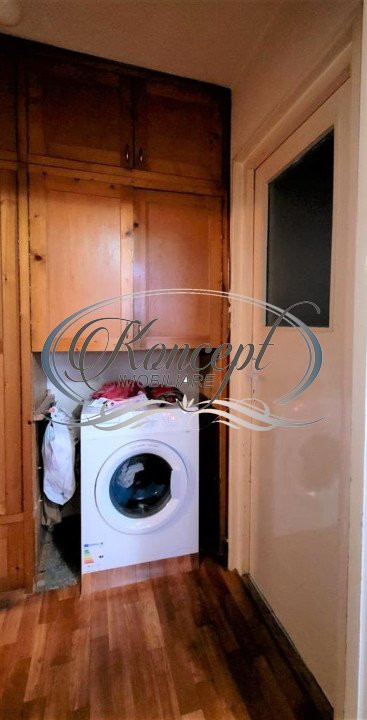 Apartament la etaj intermediar, strada Rasinari