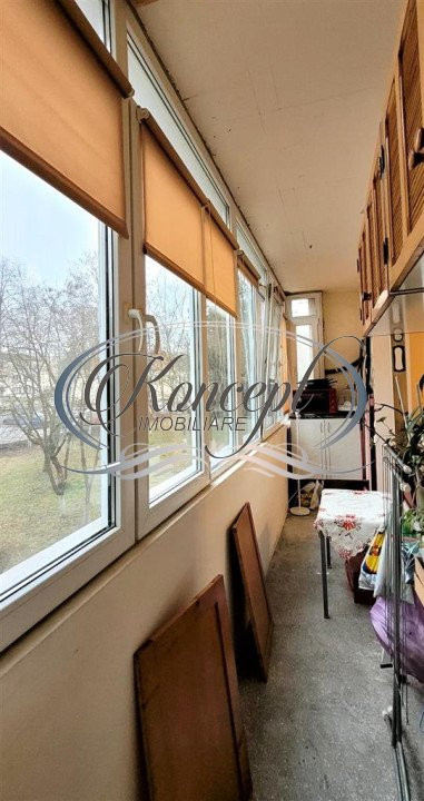 Apartament la etaj intermediar, strada Rasinari