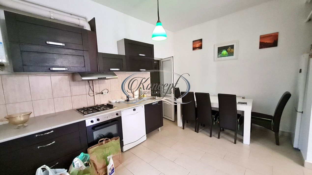 Apartament spatios cu panorama, in Gruia