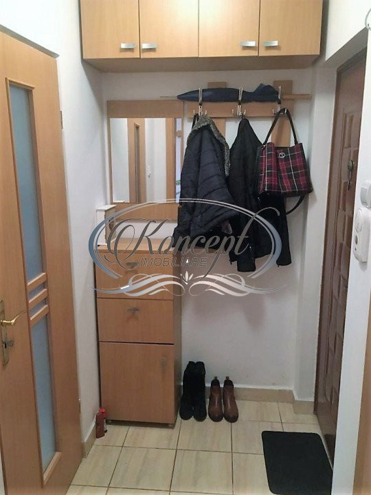 Apartament la etaj intermediar zona Iulius Mall