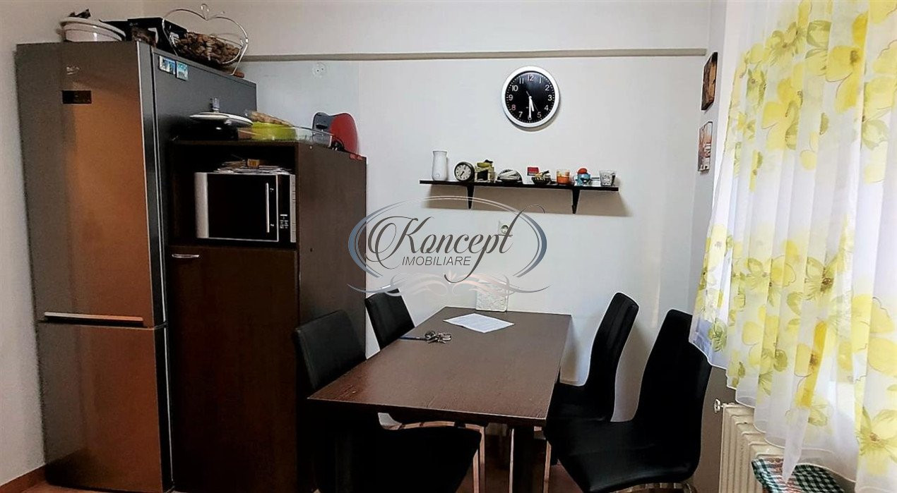 Apartament cu 3 camere, zona Parcul Rozelor