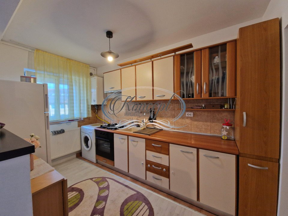 Apartament cu parcare, pe strada Florilor
