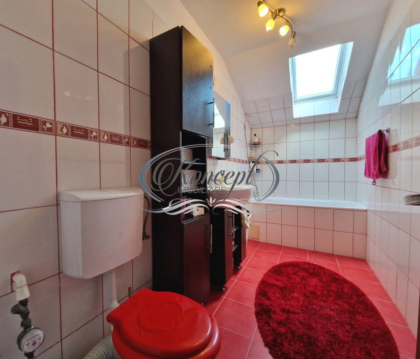 Apartament cu parcare, pe strada Florilor