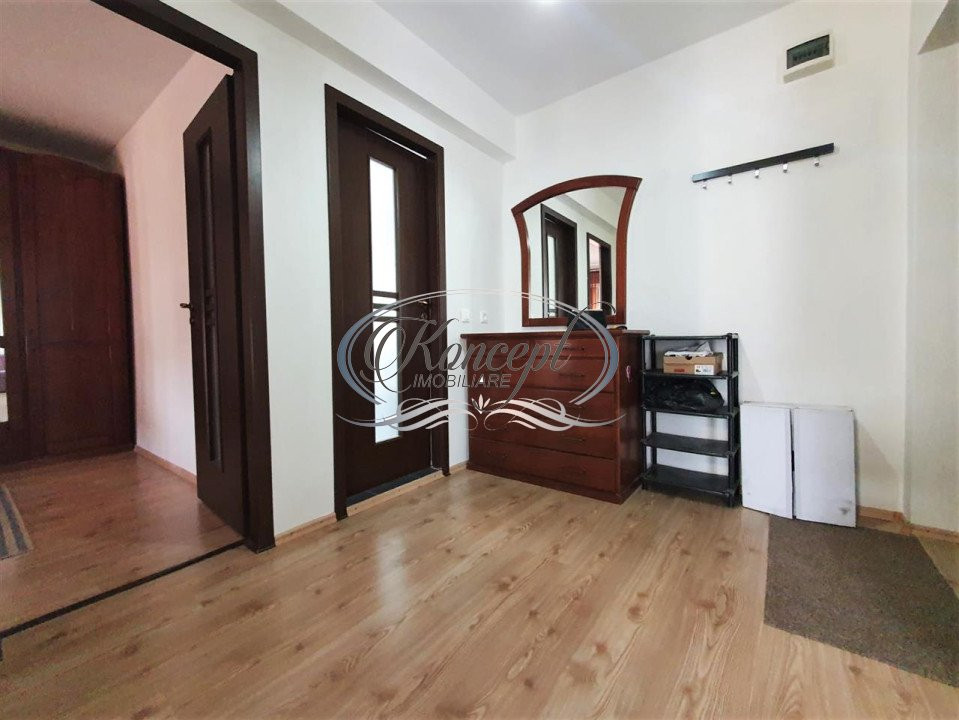 Apartament cu 2 locuri de parcare pe strada Sesul de Sus