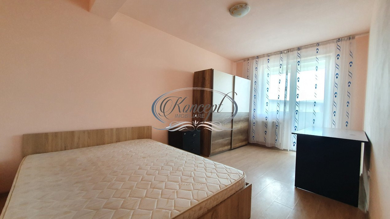 Apartament la etaj intermediar pe strada Teilor