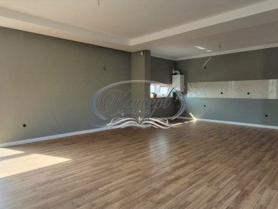 Apartament cu 5 camere in Duplex, zona Voronet