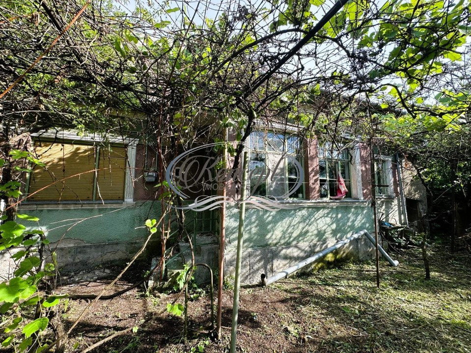Casa cu teren in Iris