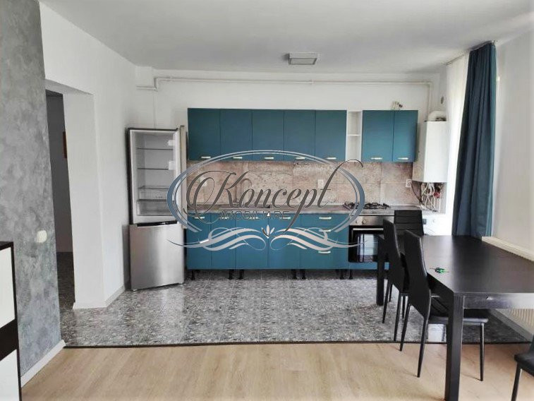 Apartament la etaj intermediar pe strada Porii