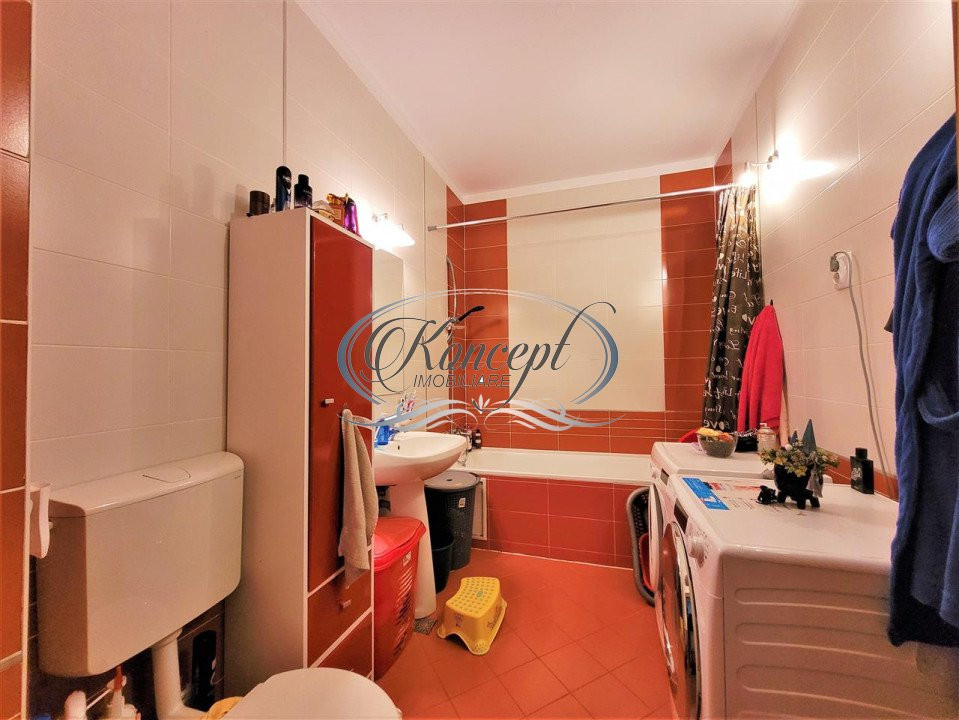 Apartament la etaj intermediar, cu parcare