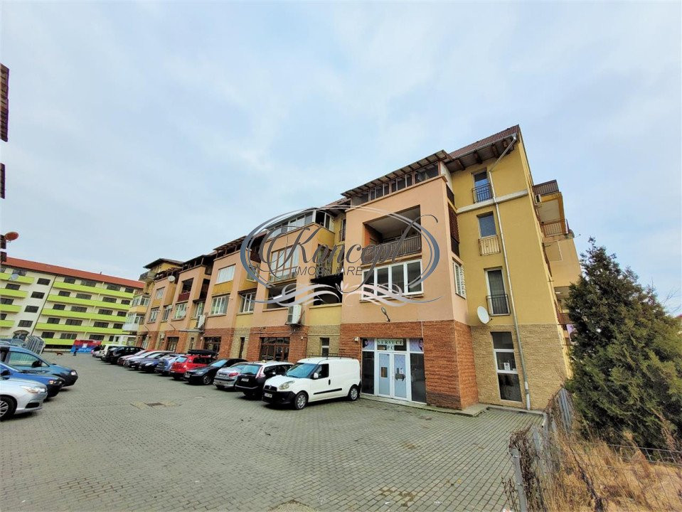 Apartament la etaj intermediar, cu parcare