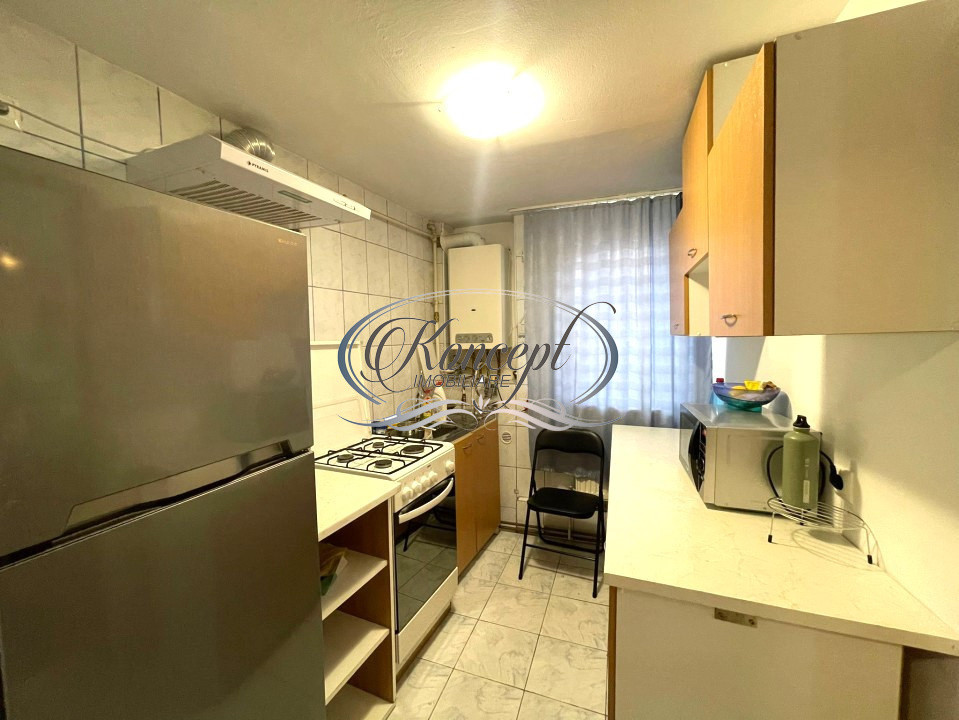 Zona UMF, casa de inchiriat cu curte