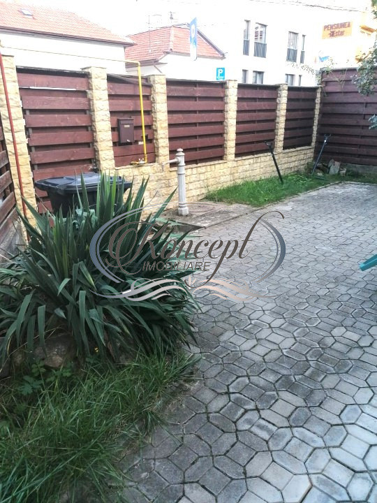 Zona UMF, casa de inchiriat cu curte