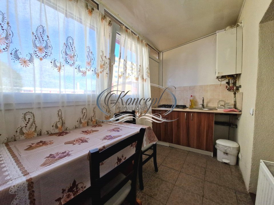 Apartament la casa, zona UMF