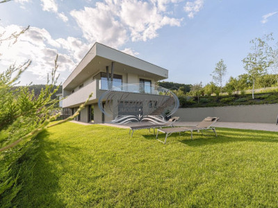 Casa de exceptie, cu panorama spectaculoasa in Feleacu