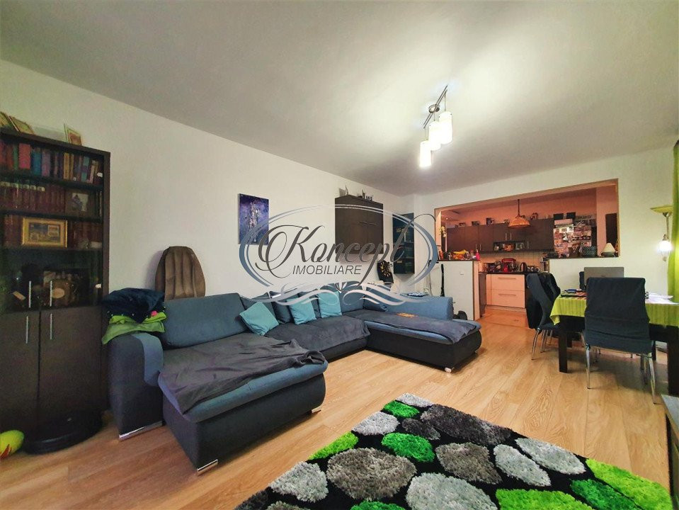 Apartament spatios, cu doua parcari