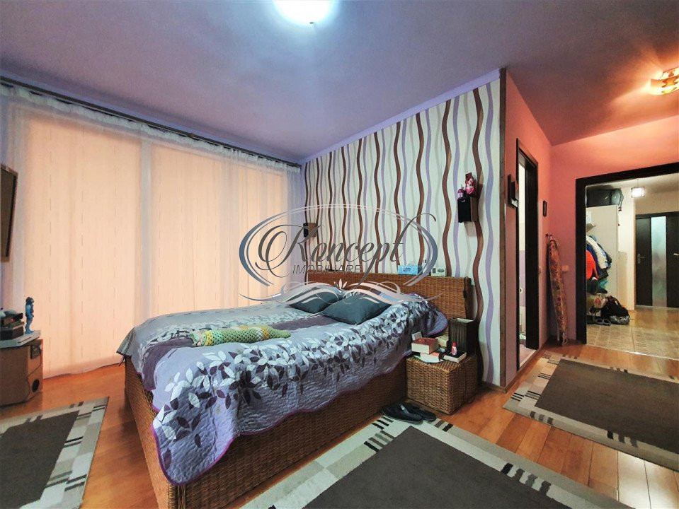 Apartament spatios, cu doua parcari