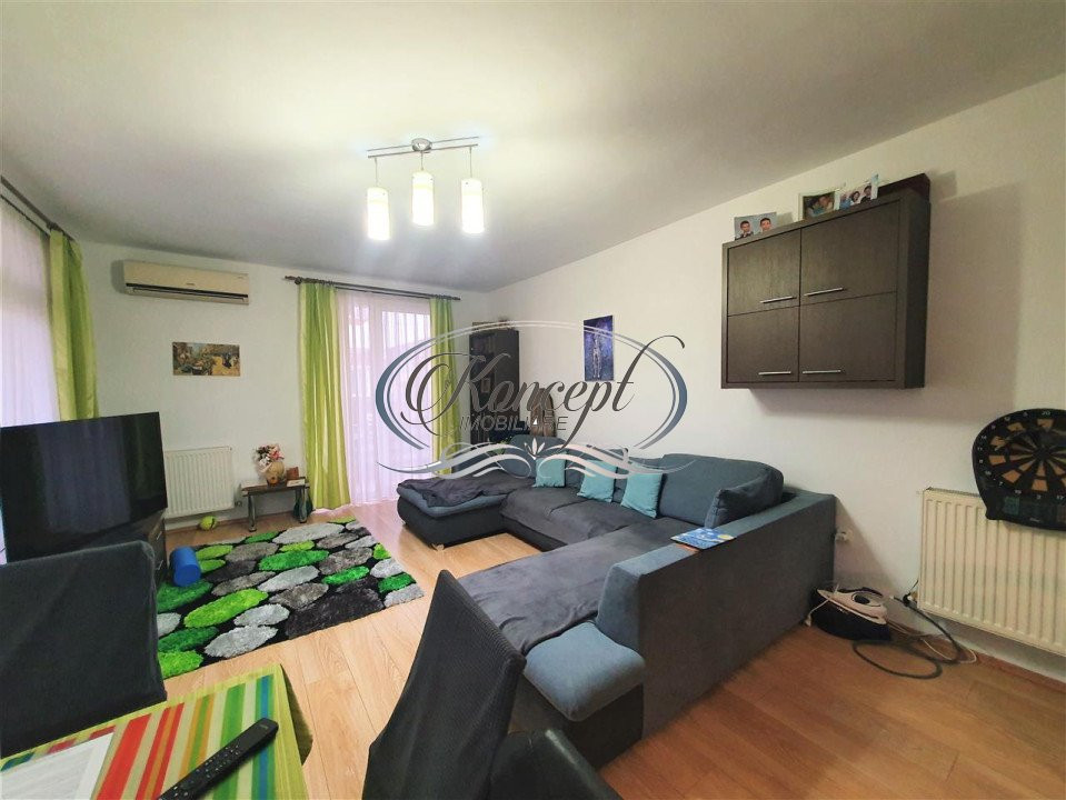 Apartament spatios, cu doua parcari